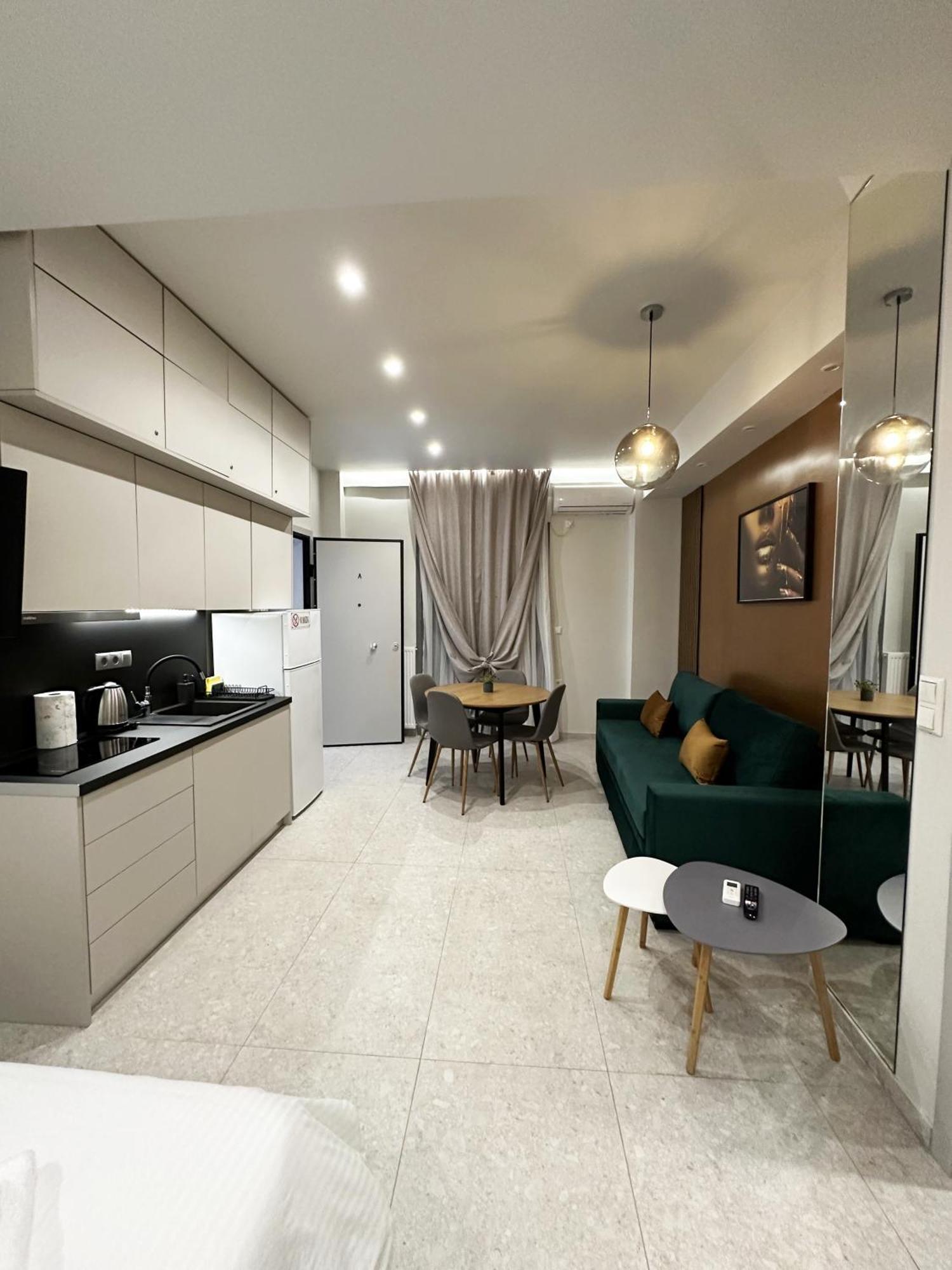 Smart Lux Apartment A เอเธนส์ ภายนอก รูปภาพ